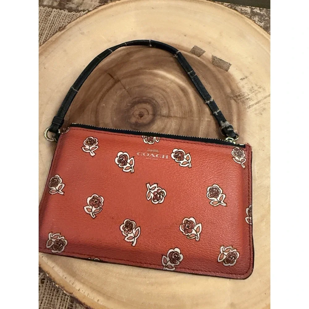 COACH  Woman's Small Sienna Rose‎ Print Wristlet Wallet Red